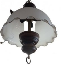 grote rustieke hanglamp met witglazen lampenkap