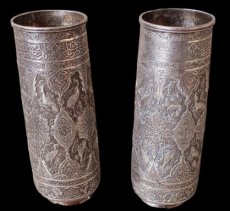 paar Perzische zilveren vazen 1930's. paar Perzische zilveren vazen 1930's.